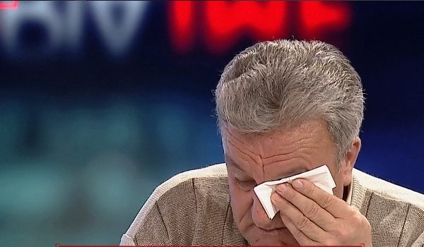 “BABI ÇE DUA JETËN, ERGIN…”/ Gjyshi mes lotësh kërkon të zbardhet e vërteta e aksidentit ku humbi jetën nipi
