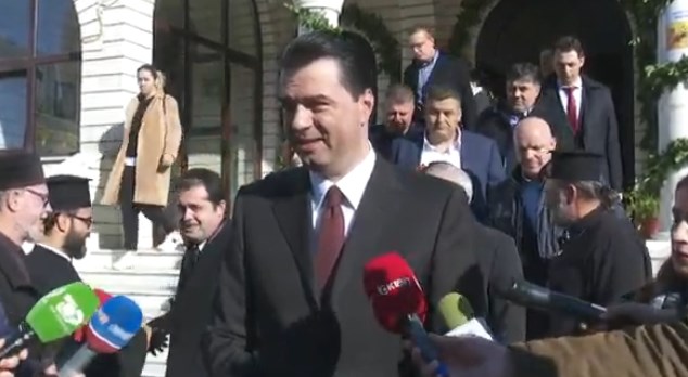 “NË PROTESTË APO PËR TË NDIHMUAR BANORËT E PREKUR NGA TËRMETI”/ Thirrja e BASHËS për “BASHKIM” shqiptarëve, vetëm në raste ku i duhet PD