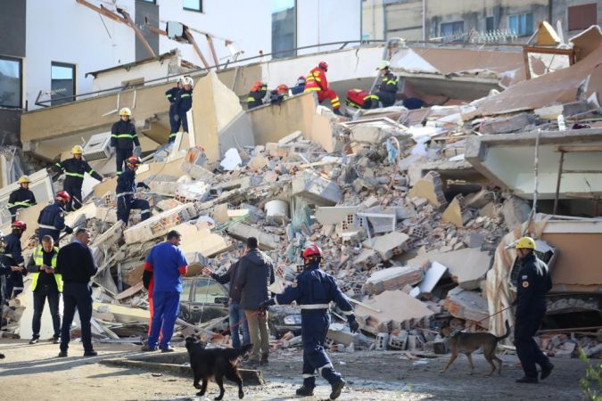 TJETËR MBLEDHJE URGJENTE NË DURRËS/ Merren dy vendime të rëndësishme për banorët e prekur nga tërmeti