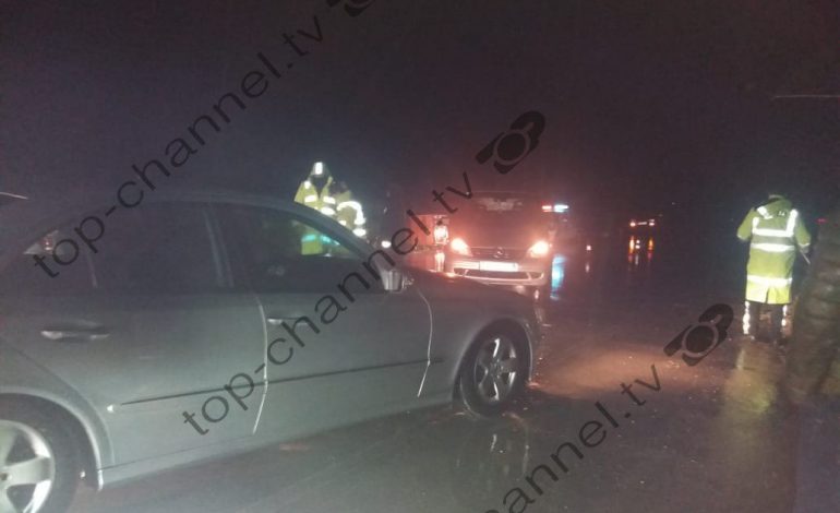 E RËNDË NË BERAT/ I përplaset vajza para syve, nëna sheh aksidentin nga ballkoni dhe i bie të fikët (FOTO+VIDEO)