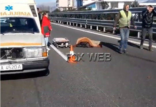 PAMJE TË RËNDA/ I preu rrugën makinës me motorr, humb jetën në vend 50-vjeçari në Milot (EMRI)