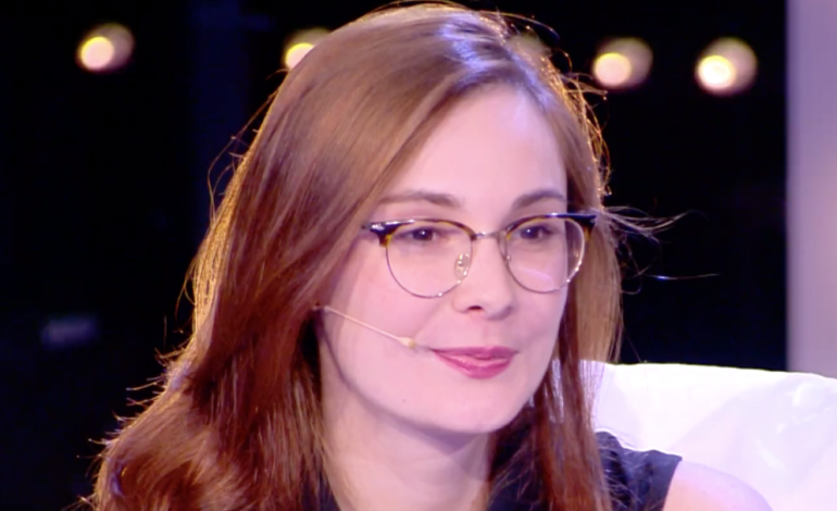 E BIJA E KRITIKUT TË ARTIT/ Vajza misterioze shqiptare që pushtoi mediat italiane rrëfehet: Si vendosa të mbaja mbiemrin Sgarbi