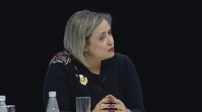 ”FRIKA NDJESI NORMALE”/ Mjekja psikiatre flet për situatën menjëherë pas tërmetit