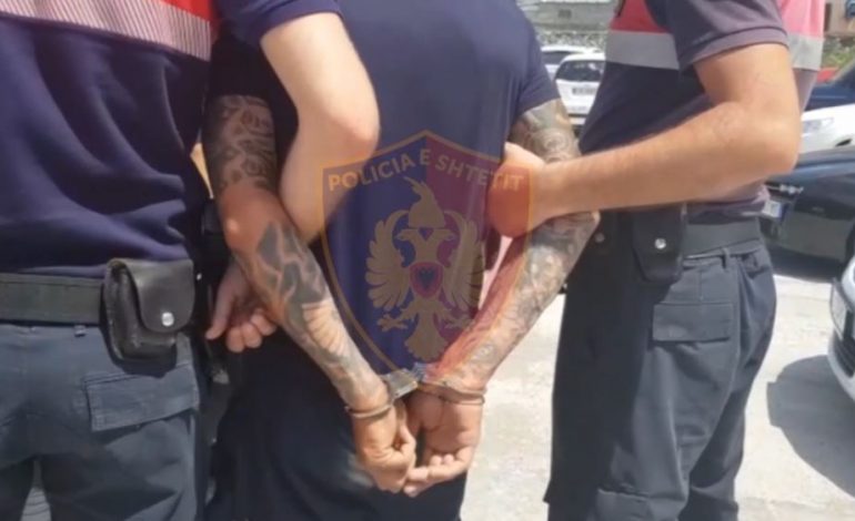 KAPET NË KUFI VLONJATI I KËRKUAR/ I vodhi pasaportën një personi tjetër. Tentoi të vriste …
