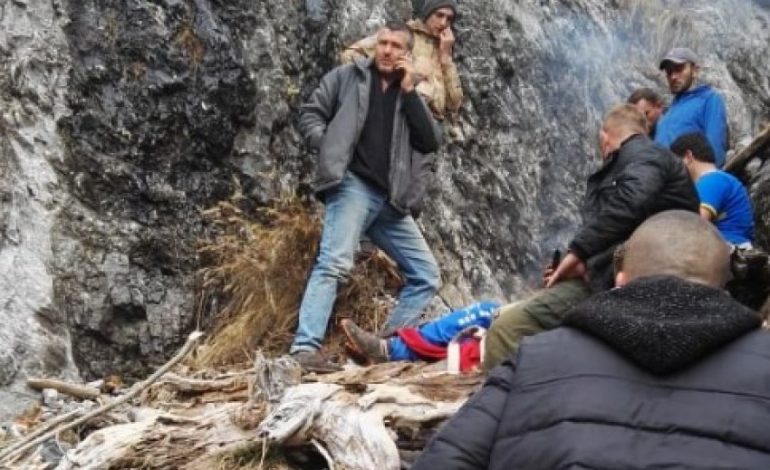 “DËMTOI KËMBËT DHE LEGENIN”/ Shpëtohet nga kolegët e FNSH-së së Shkodrës, efektivi i RENEA-s që ra në greminë