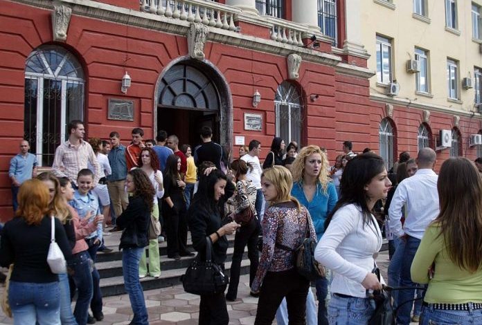 MES TRONDITJES PREJ TËRMETIT/ Vjen një lajm i mirë për arsimin