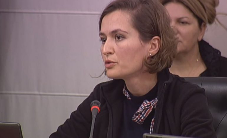 TËRMETI/ Ende asnjë vendim për rifillimin e mësimit, Besa Shahini paraqet dy opsione