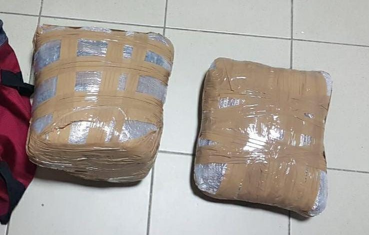 PAS SINJALIZIMEVE/ Policia ndalon makinën, arreston në flagrancë 4 persona. Dalin detajet