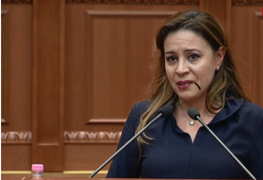 TËRMETI/ Deputetja shpërthen në lot në parlament: Jam prind, jam nënë… (VIDEO)