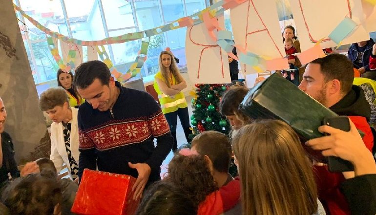 DHURATA PËR FËMIJËT E PREKUR NGA TËRMETI NË DURRËS/ Veliaj: Jam krenar për të vegjlit e Tiranës