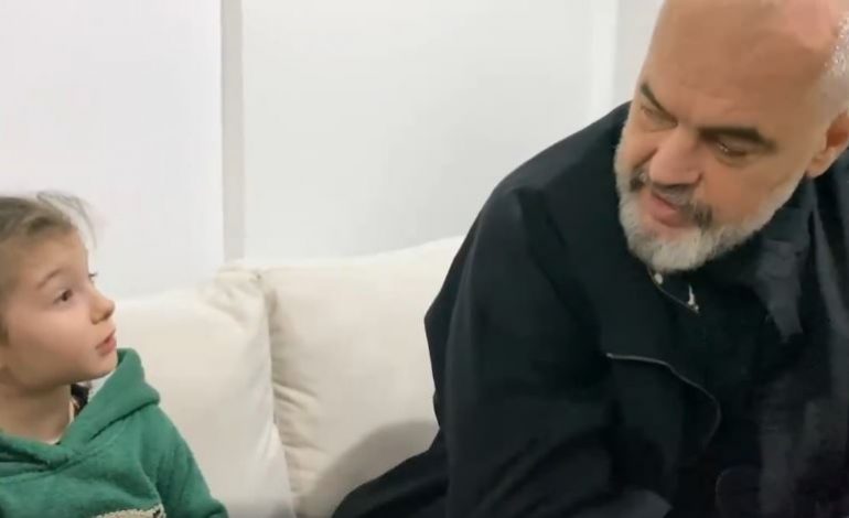 NË FAMILJEN GREKU/ Vajza 5-vjeçare-Ramës: Ty ka për të thënë Zoti të lumtë që i bëre ato gjëra