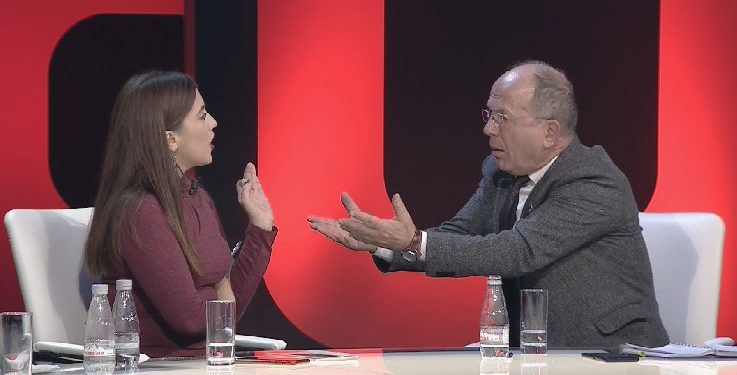 U AKUZUA LIVE PËR SEKSIZËM/ Sazan Guri sqaron sherrin me aktivisten: Djali më tërhoqi vëmendjen