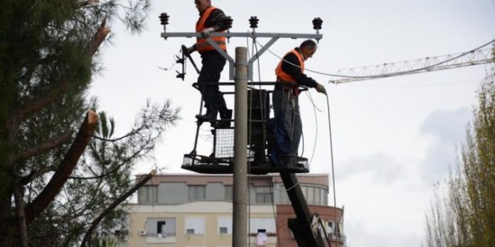 RIKONSTRUKSION I KABINAVE/ OSHEE jep njoftimin se cilat zona do të kenë ndërprerje energjie më 14 dhe 16 dhejtor