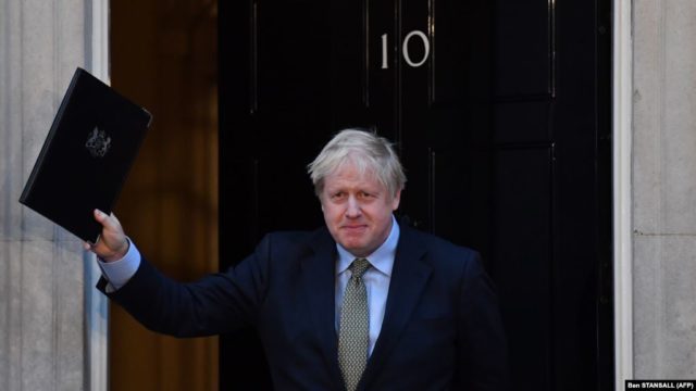 PLANI PËR BREXIT/ Ligjvënësit britanikë mbeshtesin kryeministrin Johnson