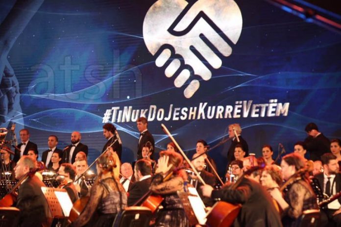 KONCERTI I SOLIDARITETIT/ Zaev: Momentet kur miqësia dhe ndërlidhja midis popujve mund të shprehen më së miri
