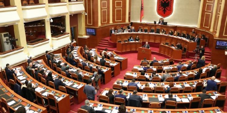 NDRYSHIMET/ AMA nuk do të mbyllë portalet, hiqet nga tekstit vetëm përmbajta me pornografi, terrorizëm e që cënon sigurinë kombëtare
