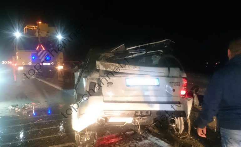 AKSIDENTI TRAGJIK ME DY TË VDEKUR NË ELBASAN/ Makina u bë copa, motoçikleta përfundoi poshtë urës (FOTO+VIDEO)