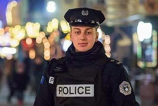 “ÇDO MËNGJES I THEM LAMTUMIRË GRUAS E FËMIJËVE SI…”/ Letra e policit që do t’ju përlotë: Mos ma mbuloni varrin me