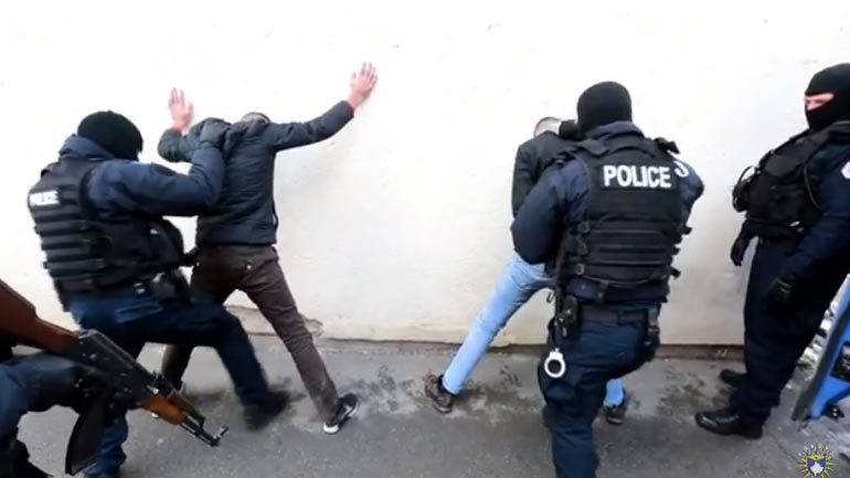 TETË TË ARRESTUAR BRENDA PAK ORËVE/ Policia ZBARDH detajet e aksionit në Tiranë: Merreshin me…