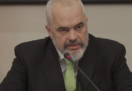 LAGJET E REJA DHE SHTËPITË NË FSHAT/ Rama tregon kur do të sistemohen të prekurit nga tërmeti