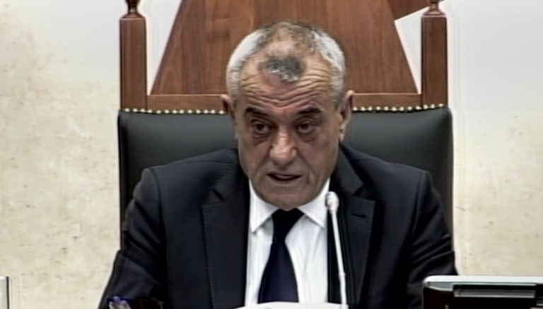 KUVENDI 1 MINUTË HESHTJE PËR VIKTIMAT E TËRMETIT/ Ruçi: Vetting lejeve të ndërtimit! U kam kërkuar…