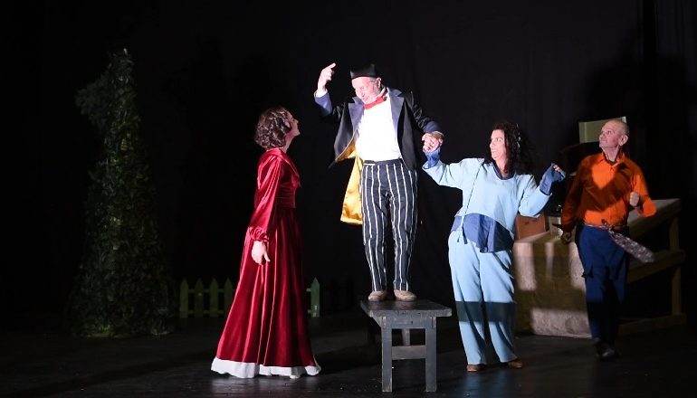 “KOPSHTI I DALLANDYSHEVE”/ Shfaqja sjell pesë të “sëmurë” shpirtërorë në skenën e Teatrit Kombëtar