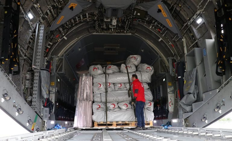 TËRMETI TRAGJIK/ Turqia sjell avion me ndihma, nis puna edhe për ndërtimin e 500 banesave