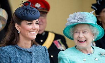 38 VJETORI/ Mbretëresha Elisabetta i bën Kate një dhuratë të veçantë për ditëlindje