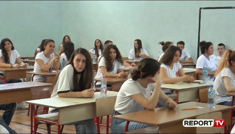 HAPEN APLIKIMET/ Praktika e studentëve në Administratë, kriteret që duhen ndjekur
