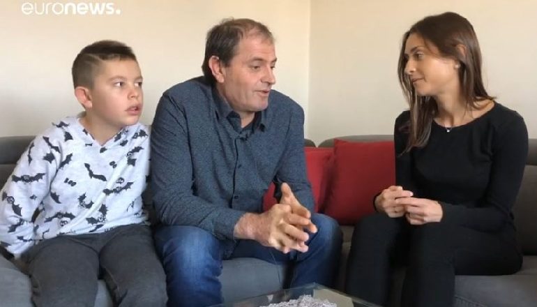 “SHPËTIMI I ALVINIT!”/ Babai u rrëmbye nga ISIS: I dhashë 500 € luftëtarit shqiptar dhe shpëtova… LETRA e të birit që zbuloi vendndodhjen