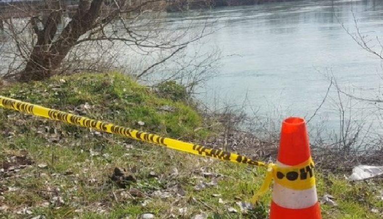 E RËNDË/ Gjendet një trup i pajetë në Memaliaj, dyshohet të ketë vdekur i ftohti