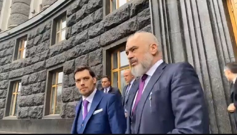 VIZITA NË KIEV SI KRYETAR I OSBE/ Rama takohet me Kryeministrin e Ukrainës, Oleksiy Honcharuk