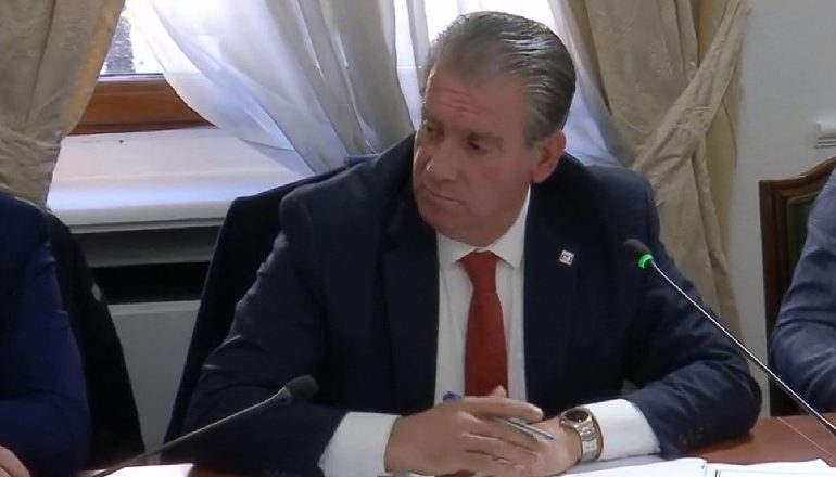 AMNISTIA SJELL DEBATE NË KOMISIONIN E LIGJEVE/ Alimadhi: Nëse unë se kam vendin këtu më çoni ku kam qenë para…