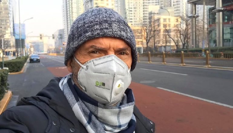 MBI 40 VIKTIMA NGA VIRUSI/ Ambasadori shqiptar në Kinë me maskë: Mos ejani këtu se ka shumë rrezik