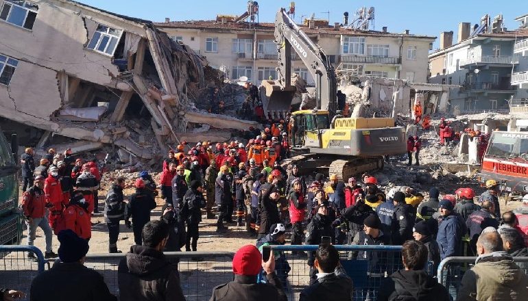 TËRMETI SHKATËRRIMTAR NË TURQI/ Rritet numri i viktimave, 35 të vdekur