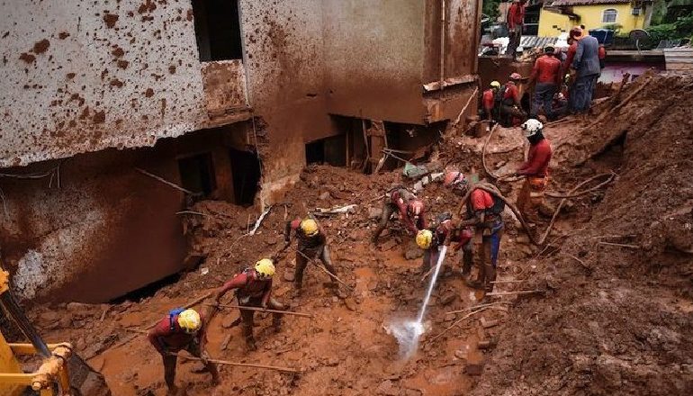 STUHI TË FUQISHME NË BRAZIL/ Të paktën 44 të vdekur në shtetin Minas Gerais (FOTO)