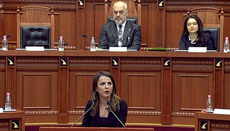 “I PANGOPUR PËR TË TAKUAR MERKEL, NDAN PAZARET”/ Rama-Hajdarit: Më merr të keqen mua… cila pjesë e hemisferës ta prodhon këtë mendim