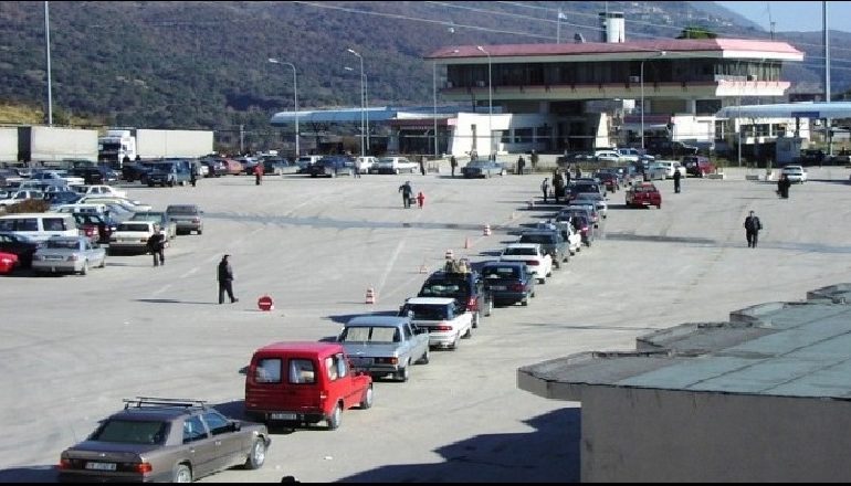 PARANDALIMI I KORONAVIRUSIT/ Pikat kufitare në juglindje me ekip mjekësor përgjatë 24 orëve