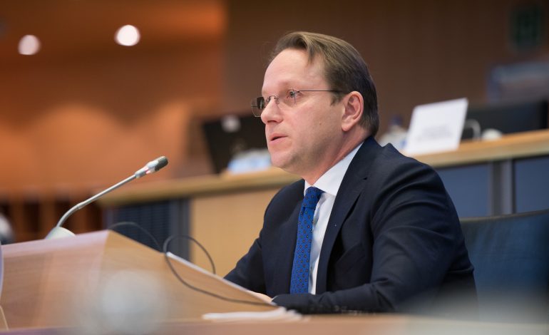 LAJM I MIRË/ Komisioneri për Zgjerimin e BE: Optimist për hapjen e negociatave me Shqipërinë