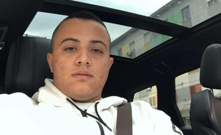 PËRPLASJA ME ARMË ZJARRI NË ELBASAN/ Policia: U qëllua në drejtim të 23-vjeçarit, janë shoqëruar disa persona