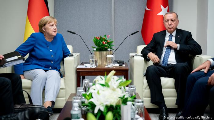 TË DREJTAT E NJERIUT DHE PAKTI I REFUGJATËVE/ Udhëtimi i Merkel tek një partner i vështirë