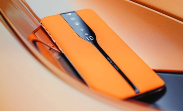 SEKRETI QËNDRON TEK XHAMI “ELECTROCHROMIC”/ OnePlus fsheh kamerat në Concept One by McLaren