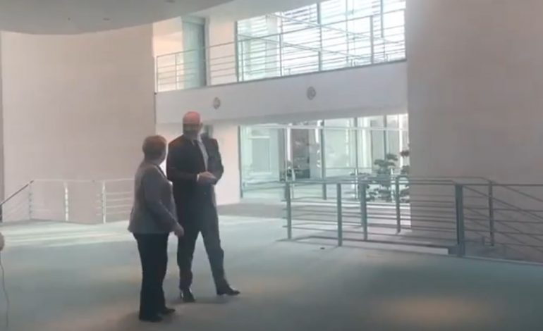 RAMA NË BERLIN/ Momenti kur takohen me kancelaren Merkel (VIDEO)