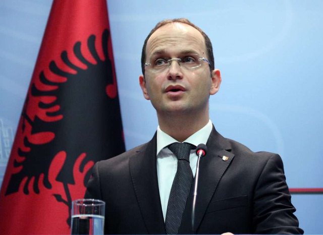 “NJË NGA MASAKRAT MË MIZORE”/ Bushati flet për Reçakun: Po i vini krusmën ardhshmërisë europiane!)