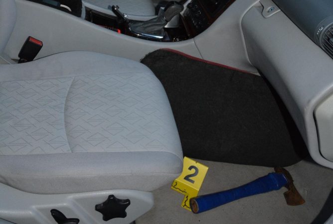 TENTOI T’I ARRATISEJ POLICISË NË KORÇË/ Arrestohet mashtruesi i rrezikshëm, i gjendet në “Benz”… Kush është 31-vjeçari (EMRI)