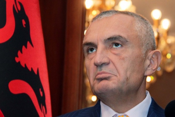 “I ZOTI I JEP POR TELLALI NUK E SHET”/ Peza ironi me Metën: BE jep lajmin fantastik por “Nr. 1” i Shqipërisë, thotë…