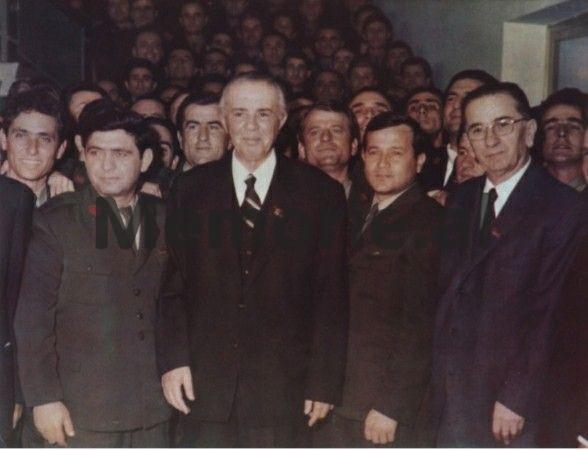 “NË BURG SI GJITHË TË TJERËT…”/ Dëshmia e rrallë: “Si u dënuan 7 nipat e Hysni Kapos”
