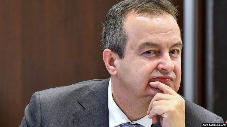 “AI QË TOLERON KËTË LIGJ, TRADHTON VENDIN E TIJ”/ Daçiç: Raportet Mali i Zi-Serbi janë shumë të këqija