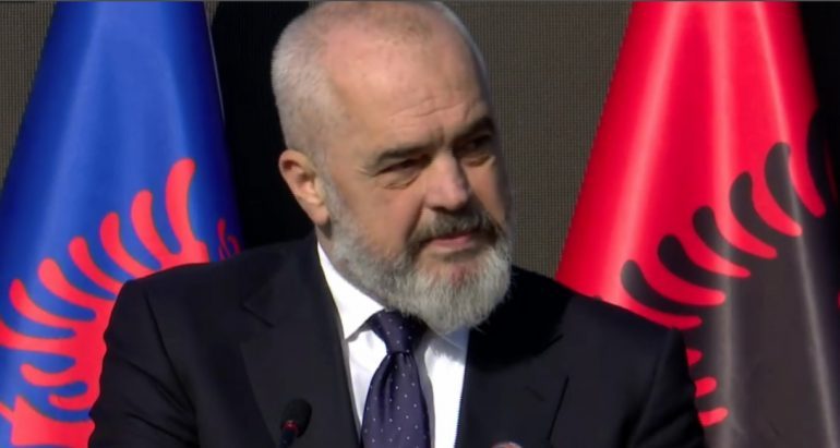 “TË PROVOJNË SE PASURIA E TYRE NUK BURON NGA…”/ Rama paralajmëron gjykatësit e prokurorët: KÇK organizatë e rrezikshme…