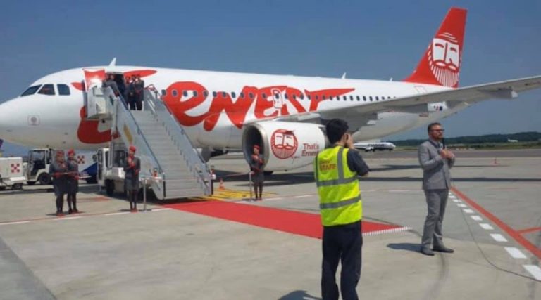AVIACIONI CIVIL ITALIAN PEZULLON LIÇENSËN R “ERNEST”/ Qytetarët në kaos: Kemi blerë bileta…